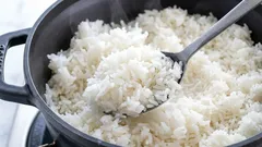 I no longer cook rice or turn on the stove because I've found a better way—a trick that allows you to cook loose rice without boiling it.